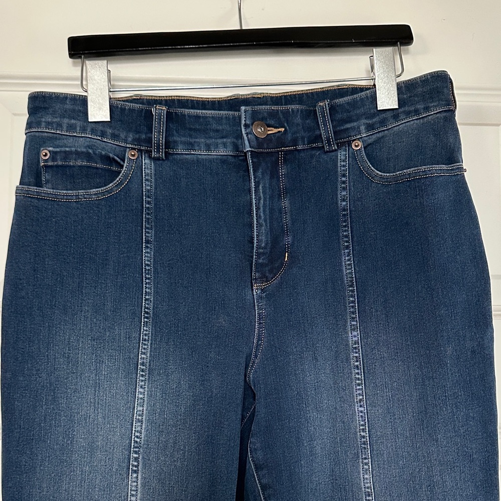 Duluth Trading Co Women's Straight Leg Blue Jeans